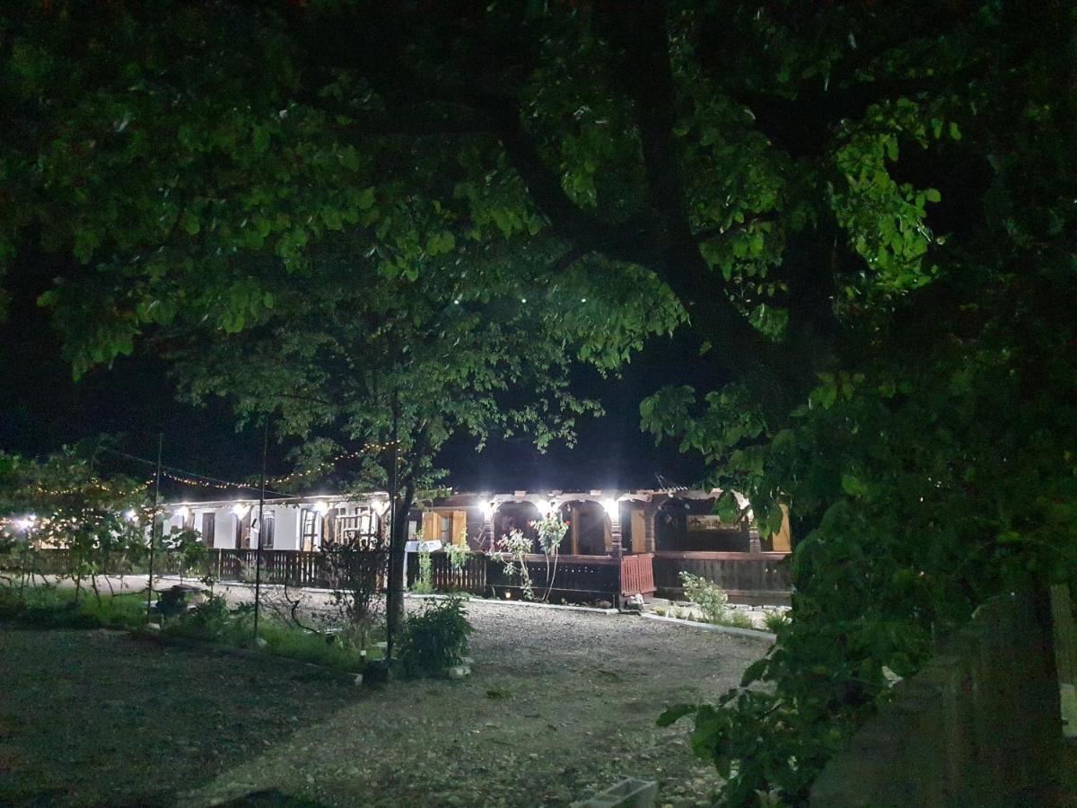 La Romaneasa Sapinta Luaran gambar